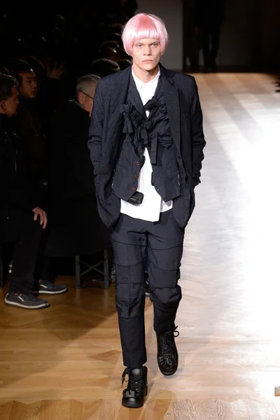 Look 10